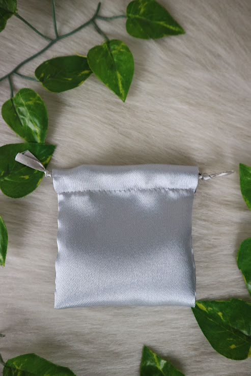 Pouch Serut Satin